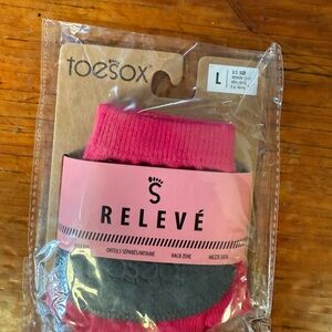 ToeSox Fuchsia Dance Socks